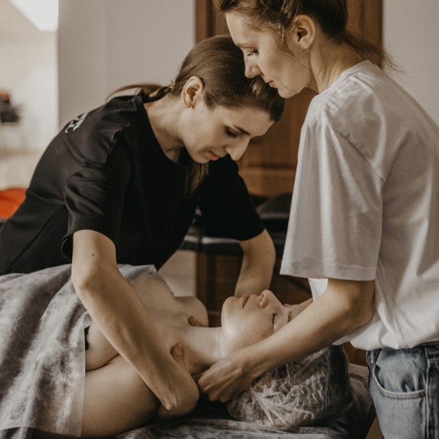 Актуальность профессии косметолога осенью